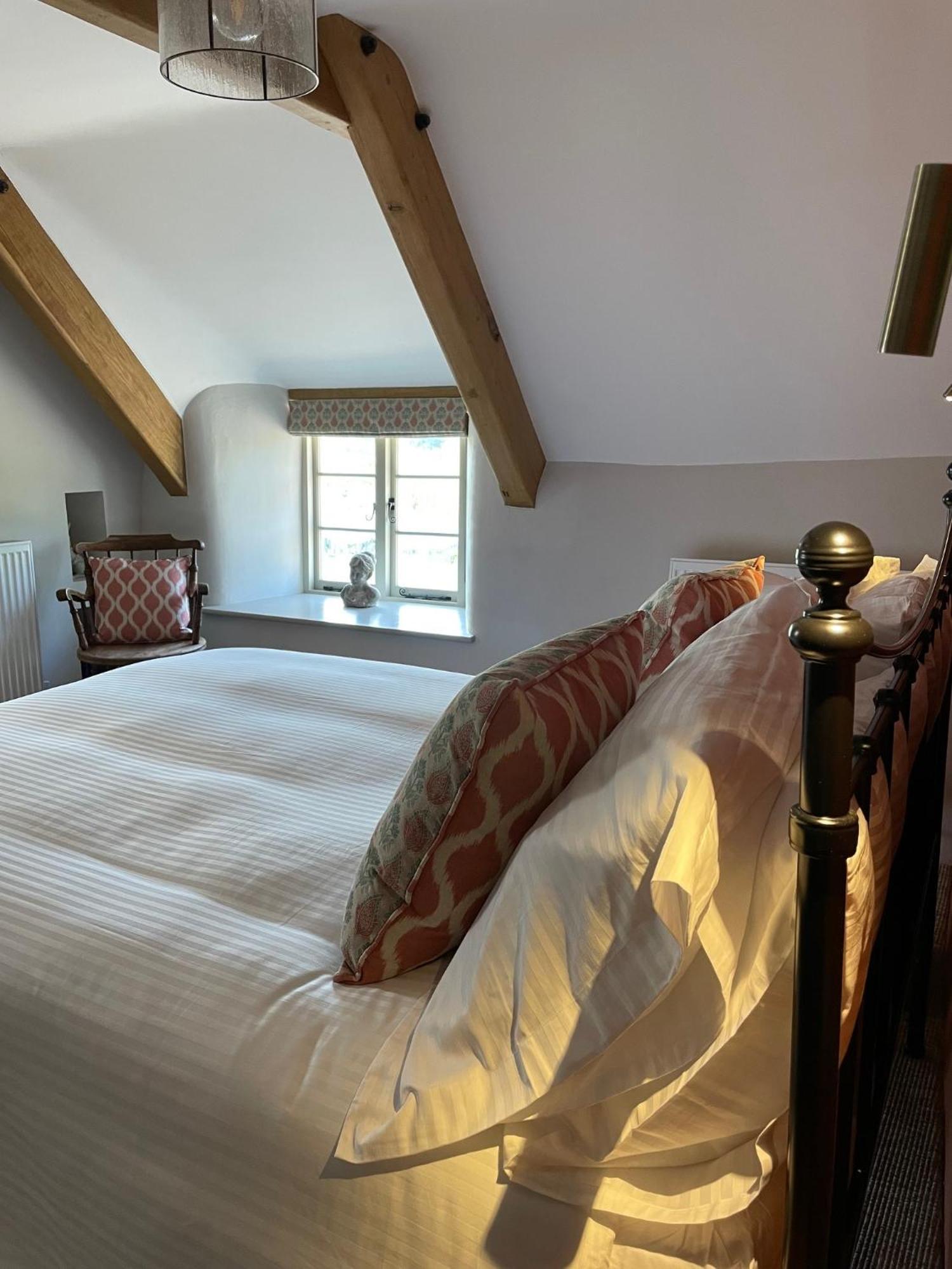 The Tradesmans Arms Bed & Breakfast คิงส์บริดจ์ ภายนอก รูปภาพ