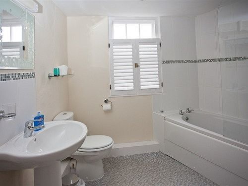 The Tradesmans Arms Bed & Breakfast คิงส์บริดจ์ ภายนอก รูปภาพ